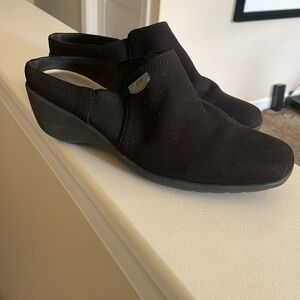 Anne Klein Sport Closed Toe Slides